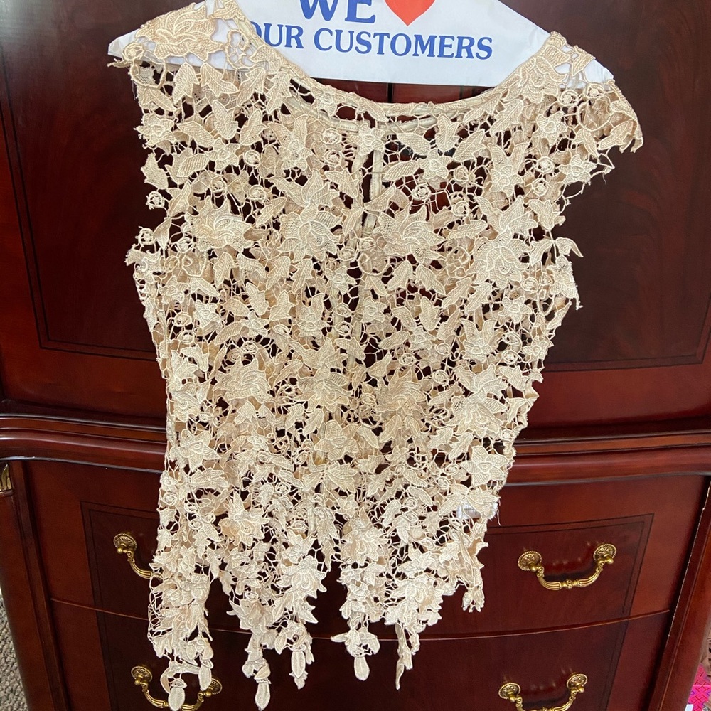 Beautiful details lace top